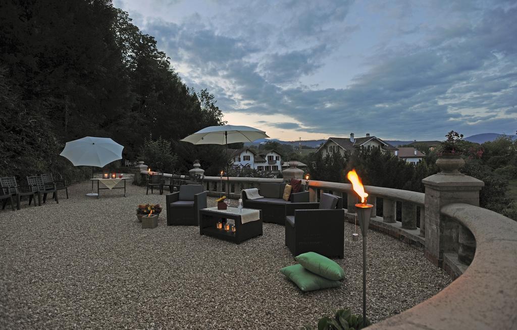 Hotel Restaurant Le Chalet Cortaillod Екстериор снимка