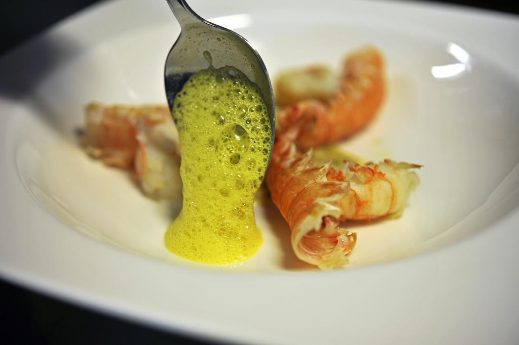 Hotel Restaurant Le Chalet Cortaillod Екстериор снимка