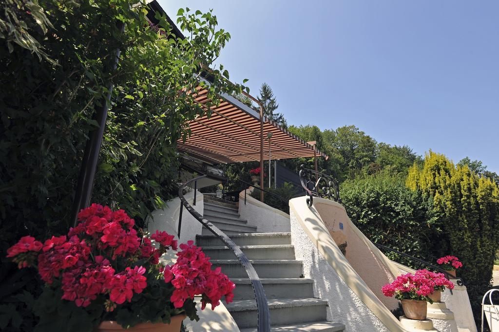 Hotel Restaurant Le Chalet Cortaillod Екстериор снимка
